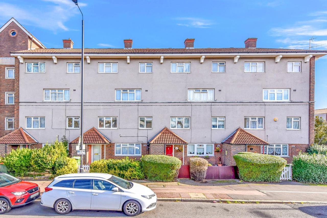 Stylish Excel 3 Bedroom Flat London Exterior photo